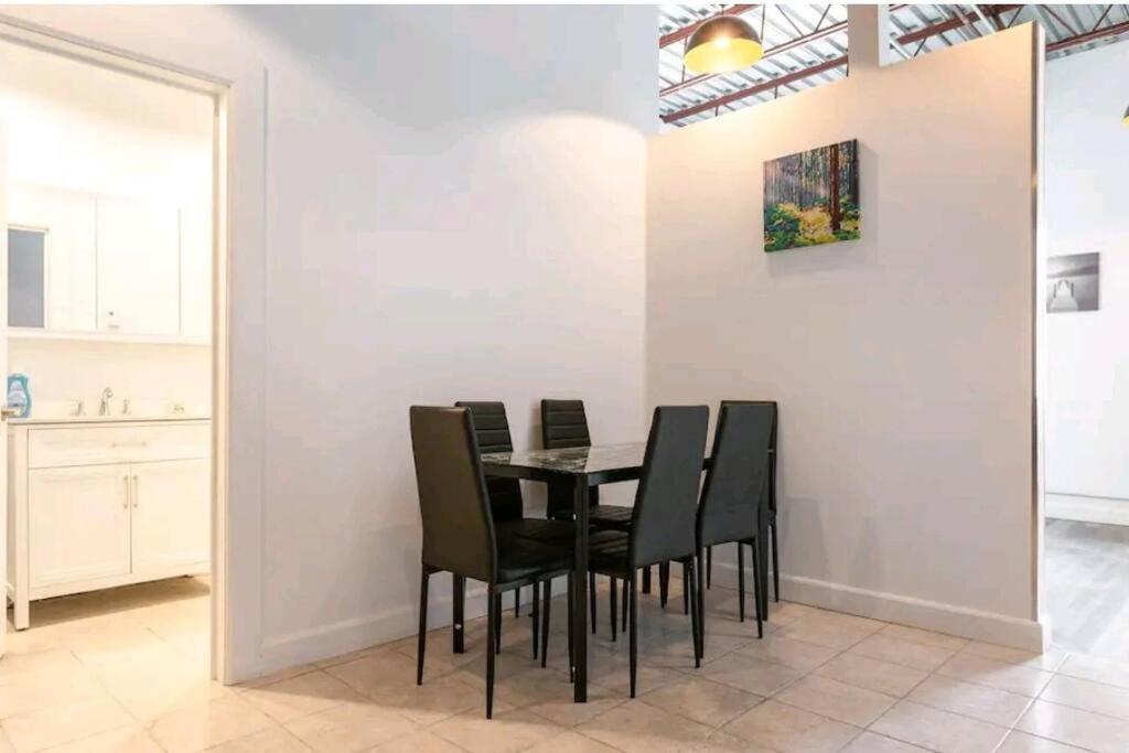 No°1~Plaza St-Hubert~Metro Jean-Talon~Jarry Parc Apartment Montreal Bagian luar foto